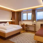 Hotel Valluga 3*